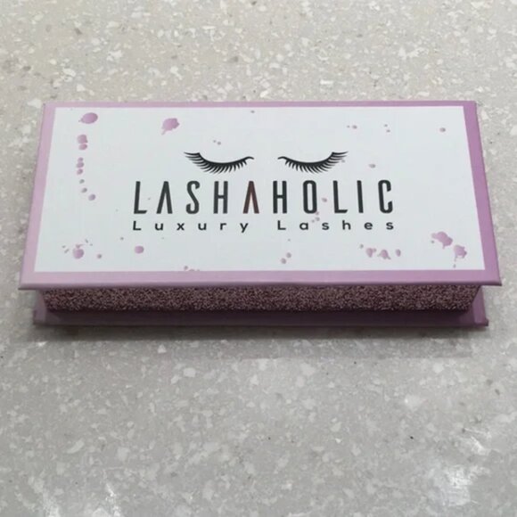 Lashaholic Luxury Lashes - Picture 2 of 5